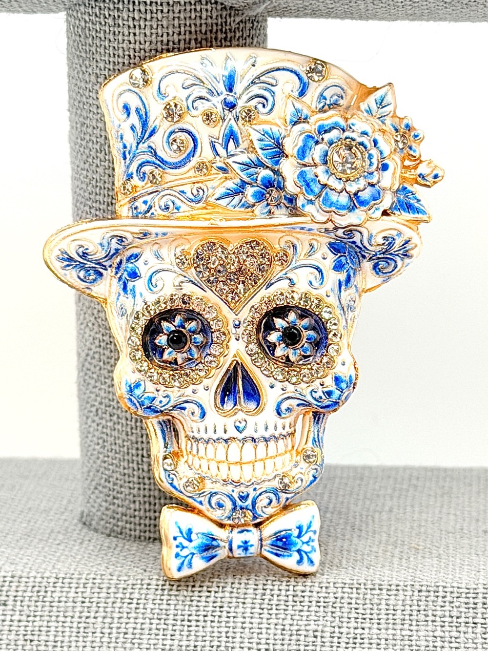 Gothic Top Hat Skull Brooch for Halloween